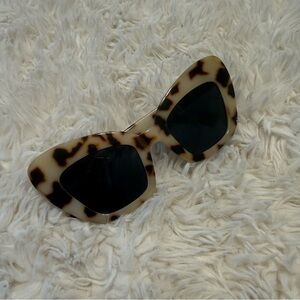 Free People Tortoise Shell Sunglasses